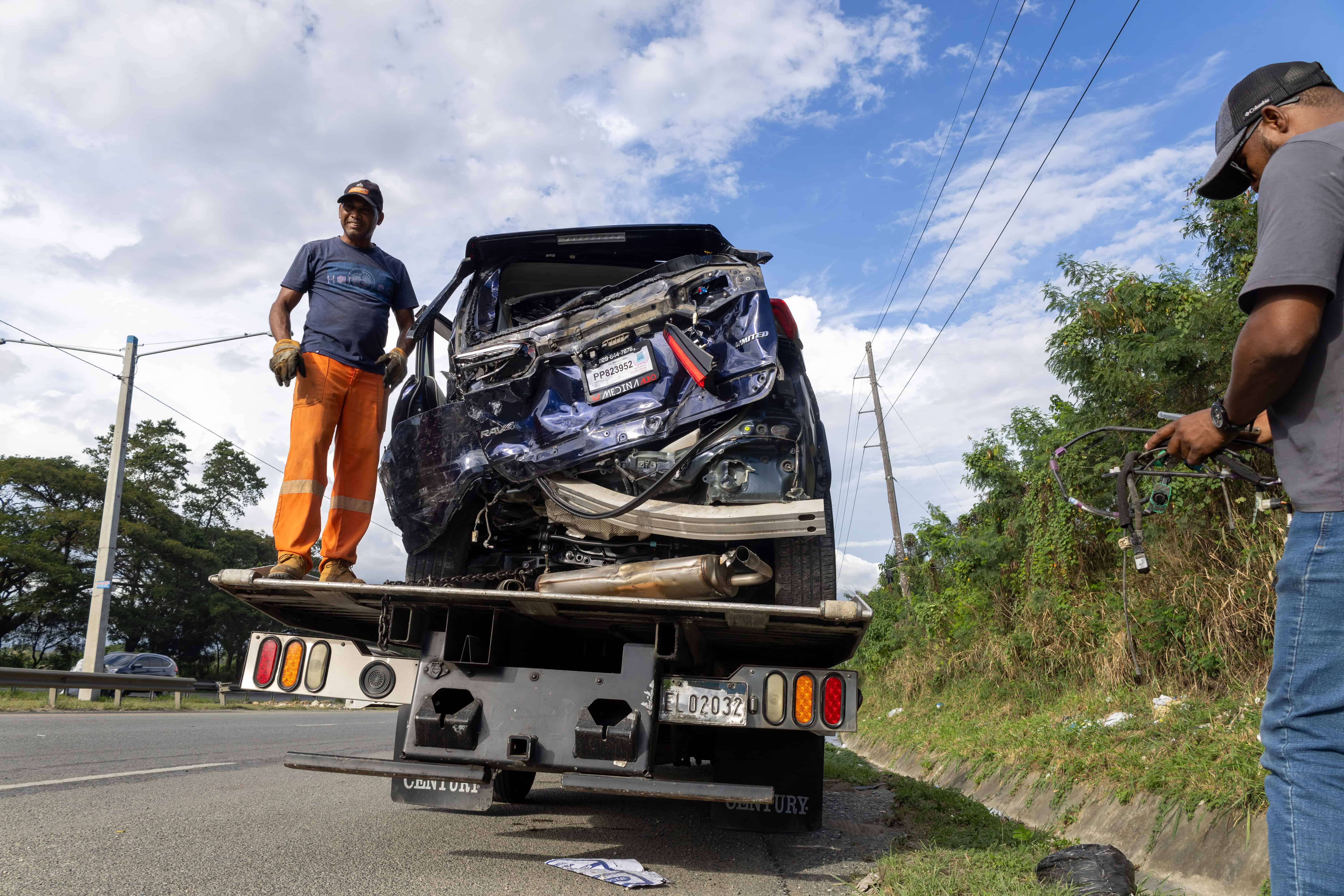 Accidente en la carretera San Cristobal, pr&oacute;ximo a Yaguate.