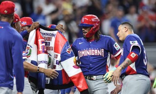 El "clubby" detr&aacute;s de la historia de la chaqueta tricolor del jonr&oacute;n dominicano