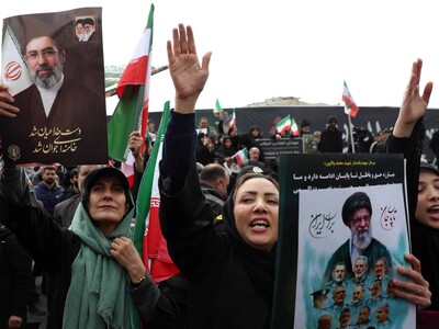 Irán despide a mandos militares entre gritos contra EE. UU. e Israel