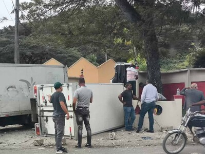 Hombre herido tras accidente de vehículo en cabaña de Hato Mayor