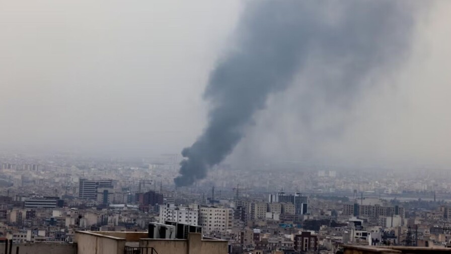 Israel inicia una amplia ola de ataques contra objetivos en Teher&aacute;n