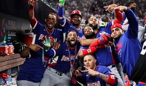 Dominicana somete a Venezuela y cierra invicta la fase de grupos en el Cl&aacute;sico Mundial