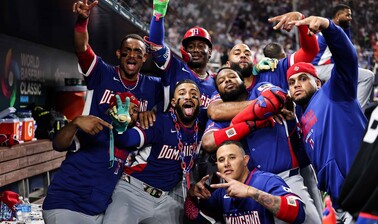 Dominicana somete a Venezuela y cierra invicta la fase de grupos en el Cl&aacute;sico Mundial