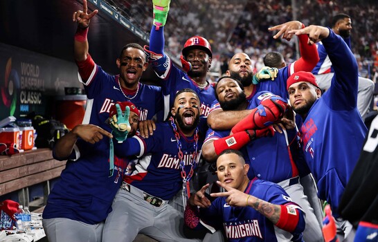 Dominicana somete a Venezuela y cierra invicta la fase de grupos en el Cl&aacute;sico Mundial