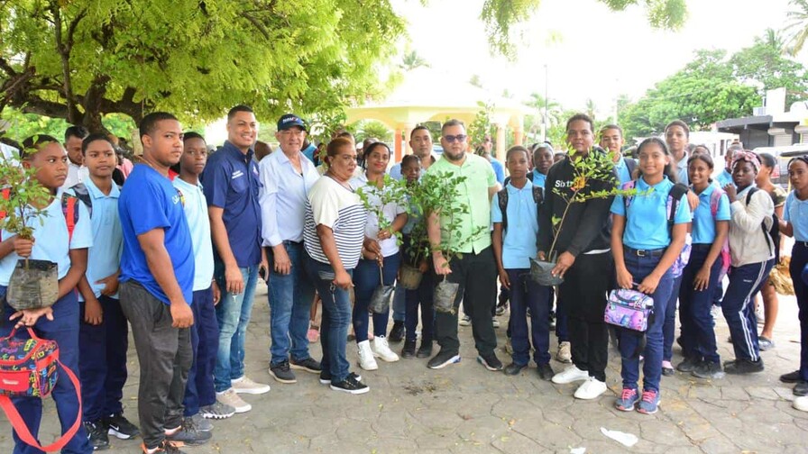 FEDA realiza 12 actividades en Pedernales durante la 10ma Ruta del Para&iacute;so