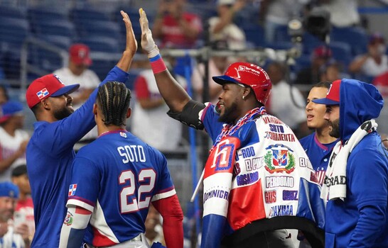 Rep&uacute;blica Dominicana derrota a Venezuela en espectacular juego del Cl&aacute;sico Mundial de B&eacute;isbol