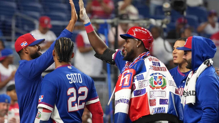 Rep&uacute;blica Dominicana derrota a Venezuela en espectacular juego del Cl&aacute;sico Mundial de B&eacute;isbol