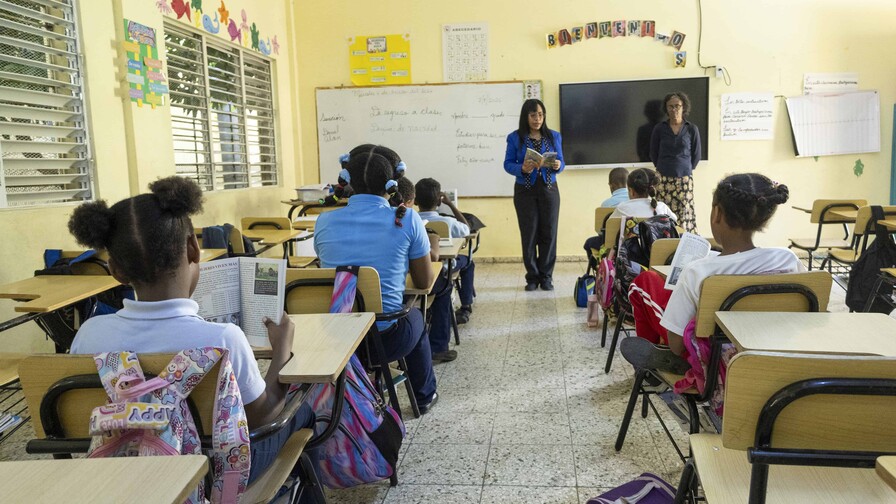 Bonilla y Olivera alertan sobre procesos de privatización en la educación