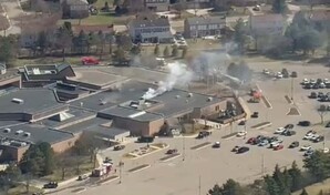 Un hombre muere en tiroteo con la polic&iacute;a tras impactar un veh&iacute;culo en sinagoga de Detroit