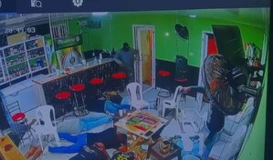 Encapuchados asaltan a clientes mientras jugaban domin&oacute; en un colmado en Navarrete