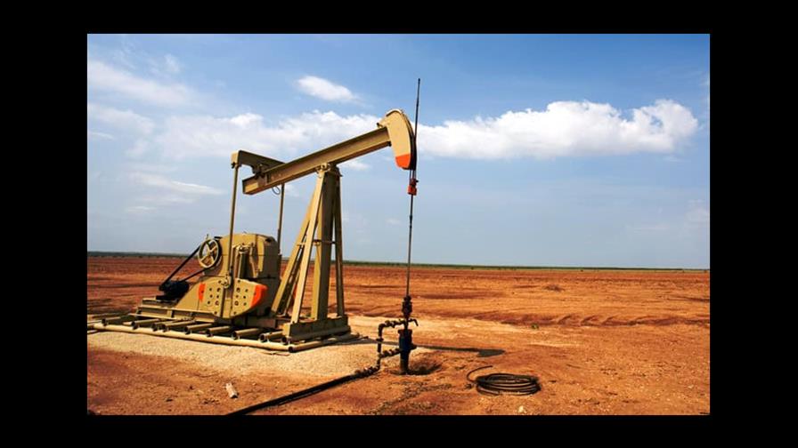 El petróleo de Texas sube un 7.87 % tras el anuncio de EE. UU. de liberar barriles de crudo El petróleo de Texas sube un 7.87 % tras el anuncio de EE. UU. de liberar barriles de crudo