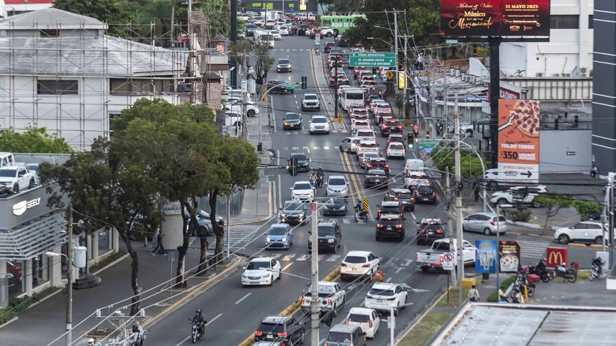 A 10 meses de RD se Mueve, conductores dicen no  sienten gran cambios con tapones