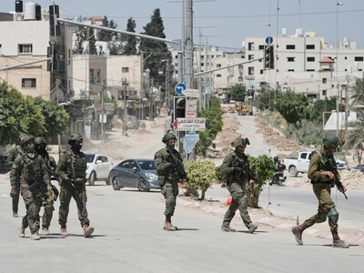 Israel retira cargos contra soldados acusados de abusar detenido
