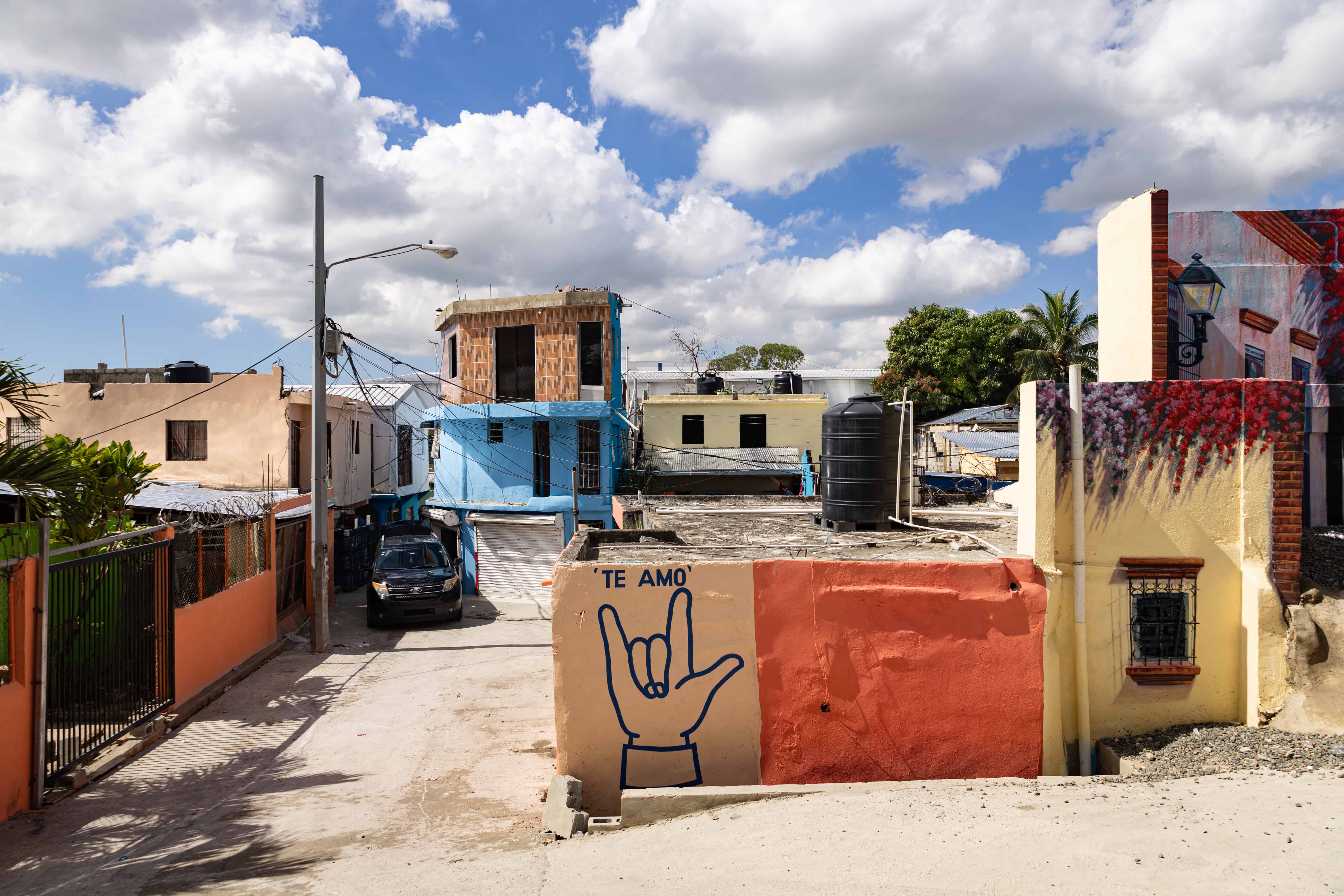 Vecinos agradecidos con mejoras de sus viviendas.