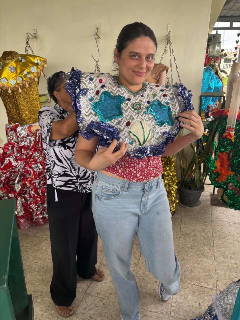 Ramona Viloria comparti&oacute; un poco de su amor por los trajes de carnaval con este medio,  como muestra de su dedicaci&oacute;n.