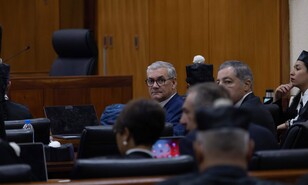 Audiencia preliminar contra exministros acusados de corrupci&oacute;n continuar&aacute; el viernes
