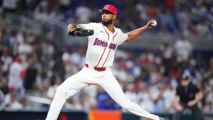 Cristopher S&aacute;nchez destaca el apoyo de Pedro Mart&iacute;nez en su labor como lanzador, antes del Cl&aacute;sico