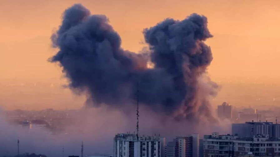 Fuertes explosiones sacuden Irán mientras EE. UU. envía más barcos y marines a Oriente Medio Fuertes explosiones sacuden Irán mientras EE. UU. envía más barcos y marines a Oriente Medio