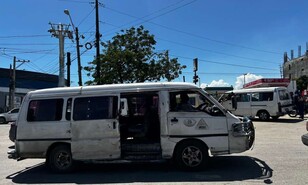 Ruta de guaguas de la avenida Luper&oacute;n aumenta RD$5 al precio del pasaje