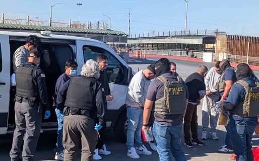 ICE busca a&ntilde;adir 5,500 camas de detenci&oacute;n para migrantes en Miami y otras ciudades de EE. UU.