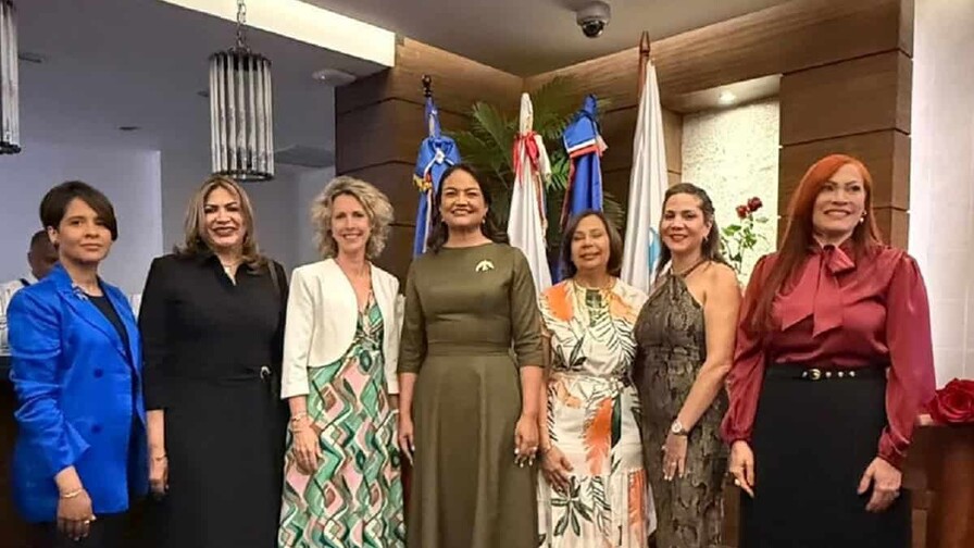 FEM y Ccifd firman acuerdo para fortalecer el liderazgo empresarial femenino