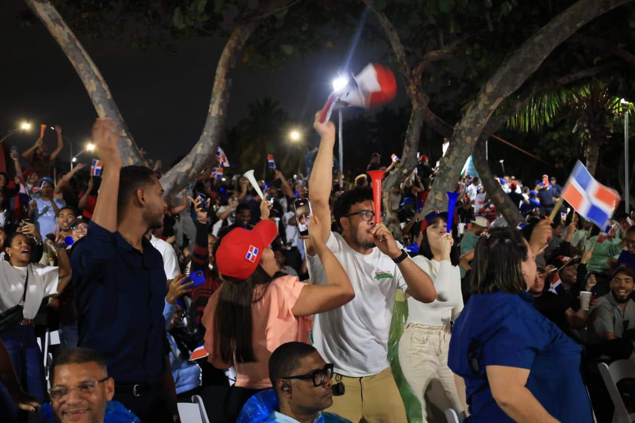 El Clásico Mundial se disfruta en la capital dominicana.