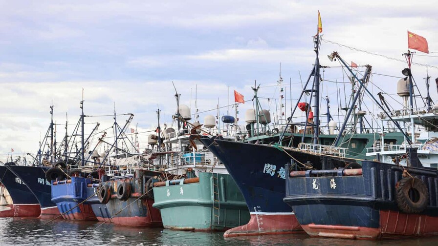 La concentraci&oacute;n de miles de barcos chinos despierta interrogantes