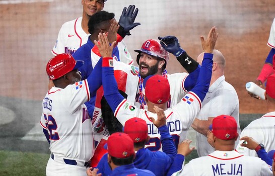 Comienza esperado encuentro entre RD y EE. UU. por el pase a la gran final del Cl&aacute;sico Mundial