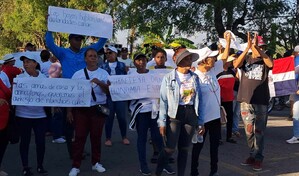 Residentes de la comunidad La Vig&iacute;a en Dajab&oacute;n exigen el arreglo urgente de sus calles