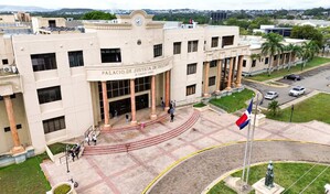 Falta de traductores judiciales limita agilidad de los tribunales en Santiago