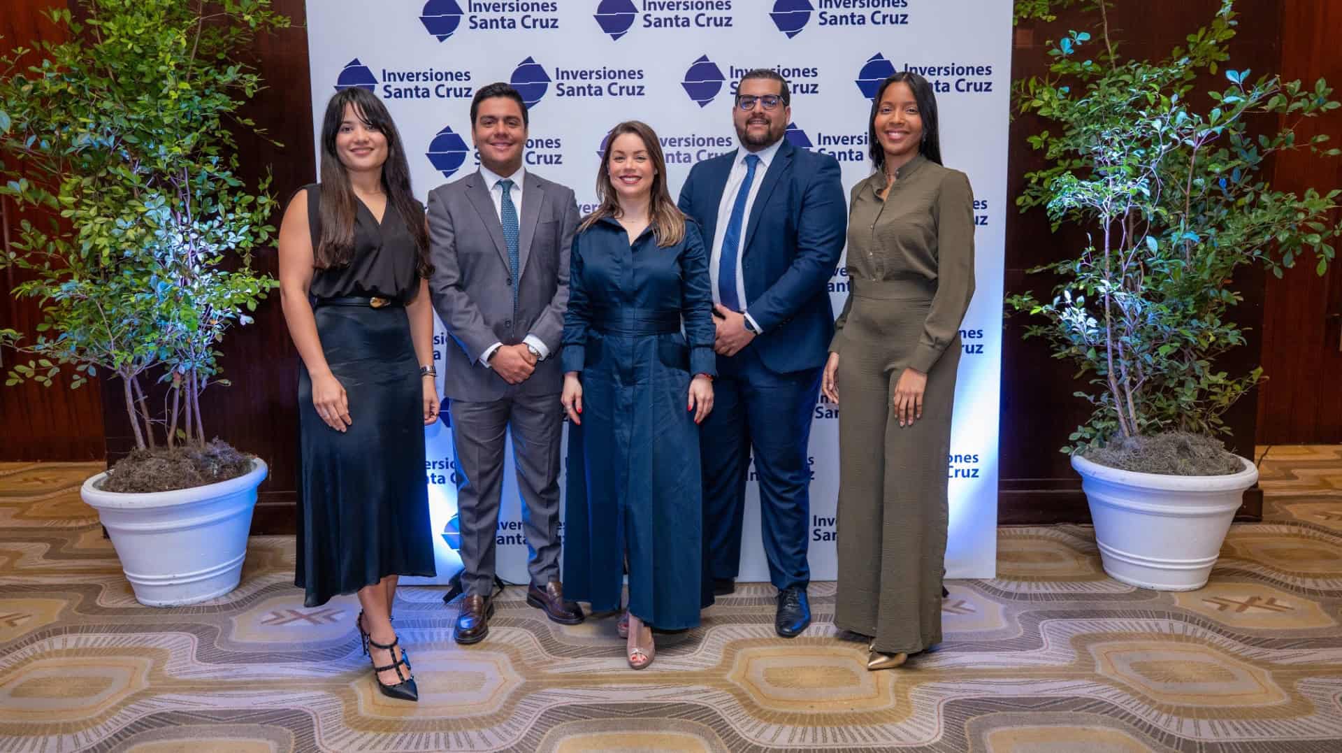 Milka Hern&aacute;ndez, Osvaldo Basden, Shirley Mej&iacute;a, Frank Monegro y Noelis G&oacute;mez.