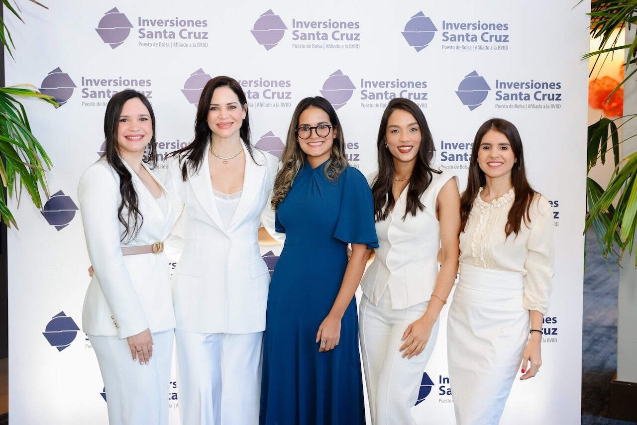 Patricia Aldebot, Lexy Collado, Kemberly Hern&aacute;ndez, Ramilfi Cerda y Ana &Aacute;lvarez.