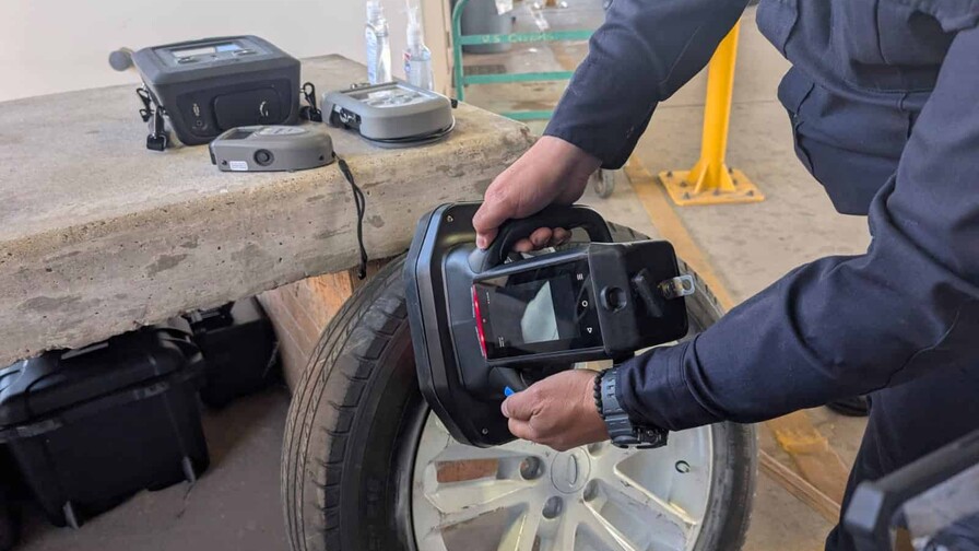 Rayos X, sensores y tecnolog&iacute;a revelan armas, dinero y drogas ocultas en veh&iacute;culos rumbo a M&eacute;xico