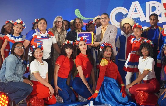 Ministerio de Educaci&oacute;n celebra talento estudiantil en Gala Nacional de Carnaval Escolar 2026