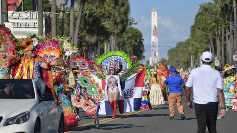 Con los Taimáscaro como protagonistas, arranca el Desfile Nacional de Carnaval 2026