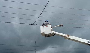 Edesur regulariza a 298 clientes que ten&iacute;an m&aacute;s de 20 a&ntilde;os conectados de forma irregular en Nizao