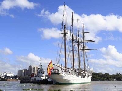 La nave Juan Sebastián de Elcano concluye su visita en el país