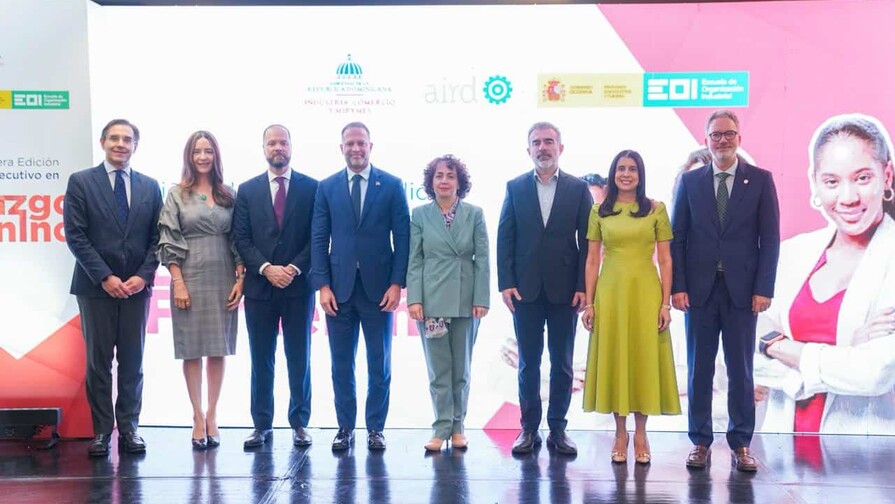 El Programa Ejecutivo de Liderazgo Femenino gradúa a 120 mujeres de la industria El Programa Ejecutivo de Liderazgo Femenino gradúa a 120 mujeres de la industria