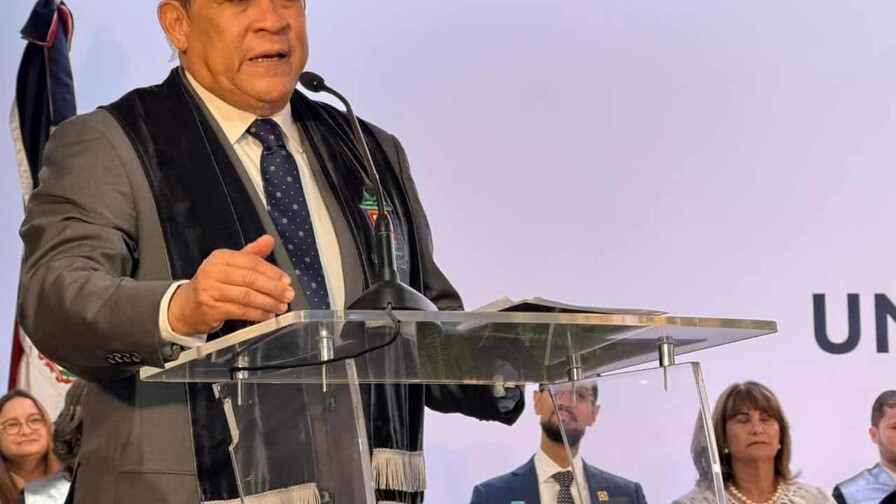 Egresada Summa Cum Laude de Unicaribe fue becada por el Mescyt