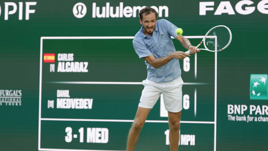Medvedev fulmina el año perfecto de Alcaraz y pugnará por Indian Wells ante Sinner