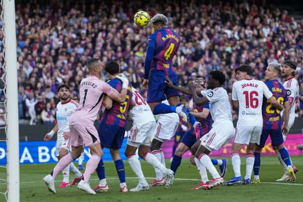 Raphinha brilla con un triplete en goleada del Barça al Sevilla Raphinha brilla con un triplete en goleada del Barça al Sevilla