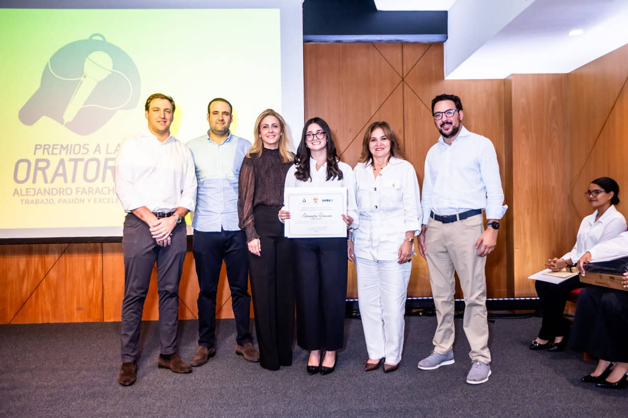 Andres Farach, Alejandro Farach, Carmen de Farach, Alexandra Villanueva, Grace Cochon y Pedro Farach.