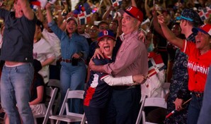Cl&aacute;sico: Abinader tambi&eacute;n acude al malec&oacute;n a disfrutar juego entre RD y EE. UU.