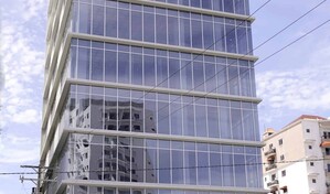 Abinader designa edificio Indotel con el nombre del periodista Orlando Mart&iacute;nez Howley