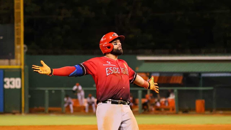 El Escogido confirma el fichaje del receptor Michael de la Cruz El Escogido confirma el fichaje del receptor Michael de la Cruz