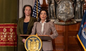 La gobernadora de Nueva York arremete contra Trump por el alto precio de los combustibles