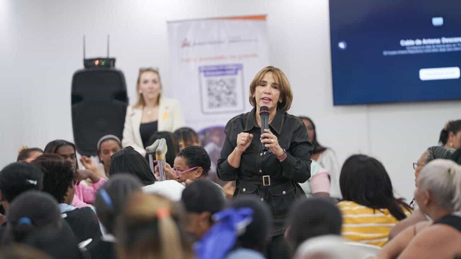 Banco Adopem impulsa a las mujeres a proyectar su futuro en un encuentro inspirador