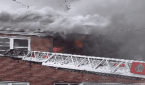 Cuatro muertos, incluido un ni&ntilde;o, tras voraz incendio en edificio de Queens, Nueva York