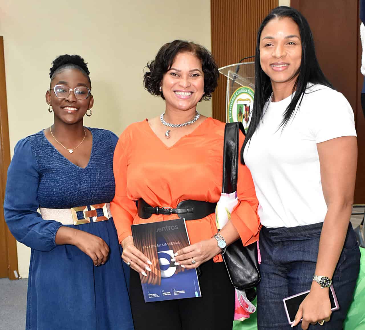 Nicole De Lima, Vilma Batista y Gina Mambr&uacute;.