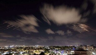 Hizbul&aacute; lanza andanada de decenas de cohetes y drones contra Israel